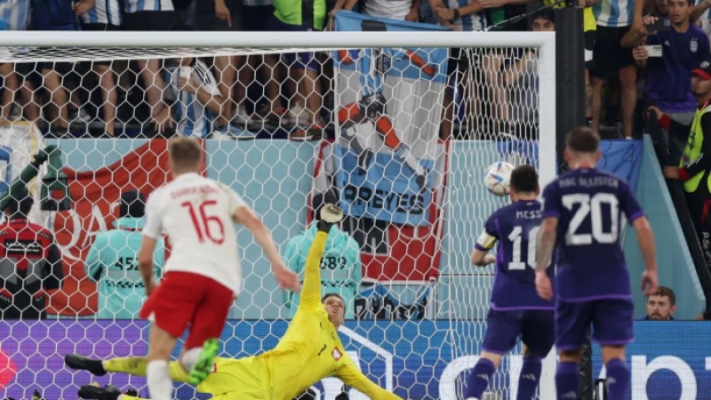 মেসির পেনাল্টি মিসে প্রথমার্ধে লিড নেওয়া হলো না আর্জেন্টিনার