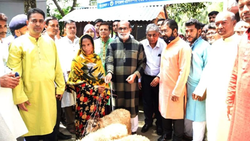 ‘প্রধানমন্ত্রী চান একজন মানুষেরও যেন কষ্ট না থাকে, দারিদ্র্য না থাকে’