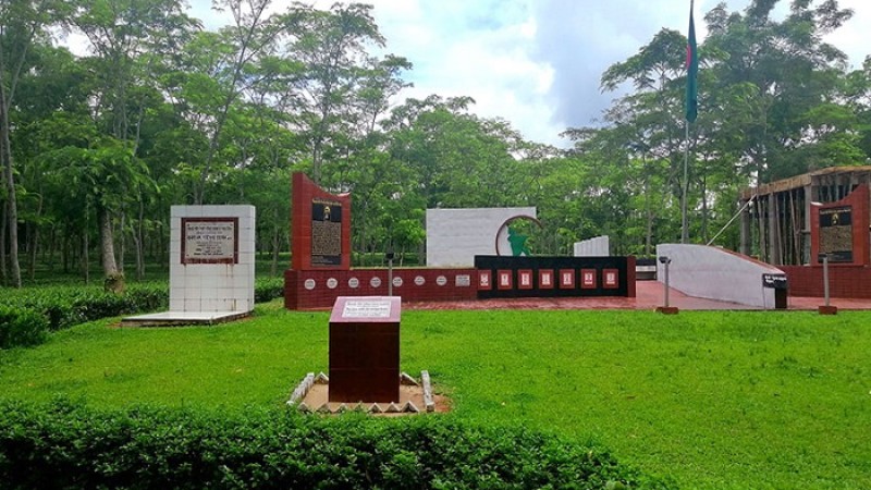 ঘুরে আসুন বীরশ্রেষ্ঠ হামিদুর রহমান স্মৃতিসৌধ