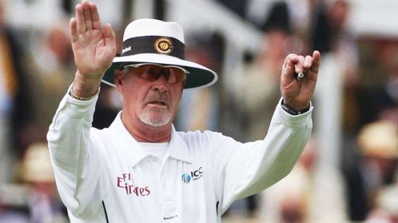 সড়ক দুর্ঘটনায় না ফেরার দেশে আম্পায়ার কোয়ের্তজেন