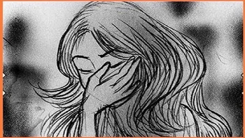 চলন্ত বাসে কলেজছাত্রীকে ধর্ষণচেষ্টা, হেলপার গ্রেফতার