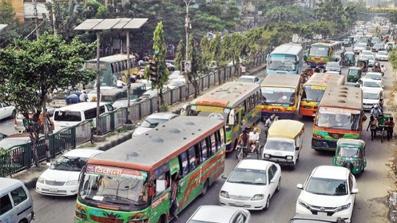বিধিনিষেধ শিথিলের প্রথম দিনেই রাজধানীতে তীব্র যানজট