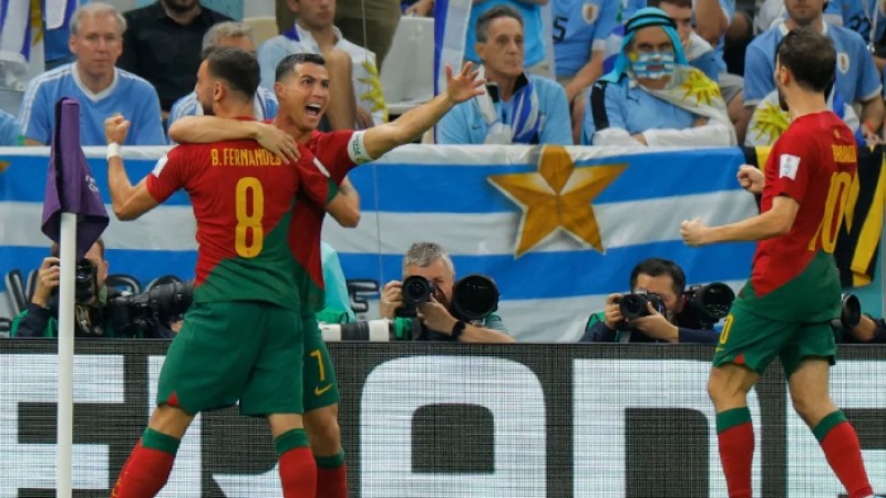 এক ম্যাচ হাতে রেখেই শেষ ষোলোতে পর্তুগাল