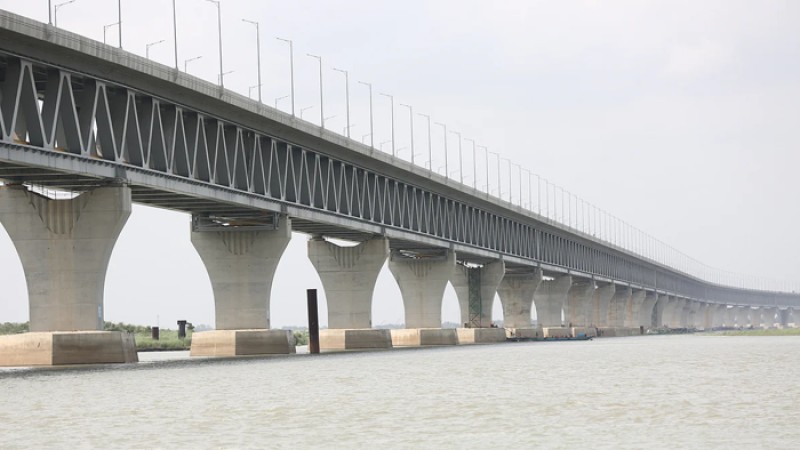 পদ্মা সেতু পাড়ি দেওয়ার টাকা নেই রেলের