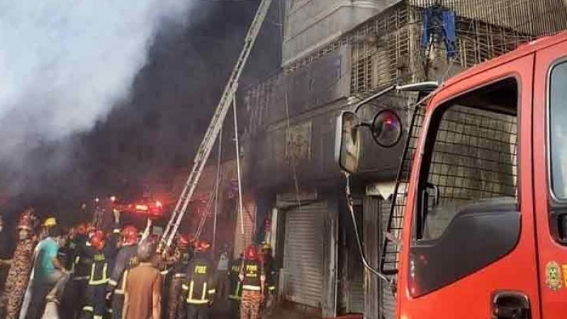 পুরান ঢাকার আগুন নিয়ন্ত্রণে, মৃত্যু ৩