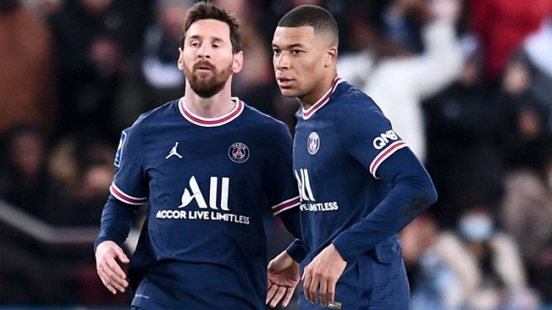 মেসি-এমবাপ্পের ম্যাজিকে শীর্ষস্থান মজবুত করল পিএসজি