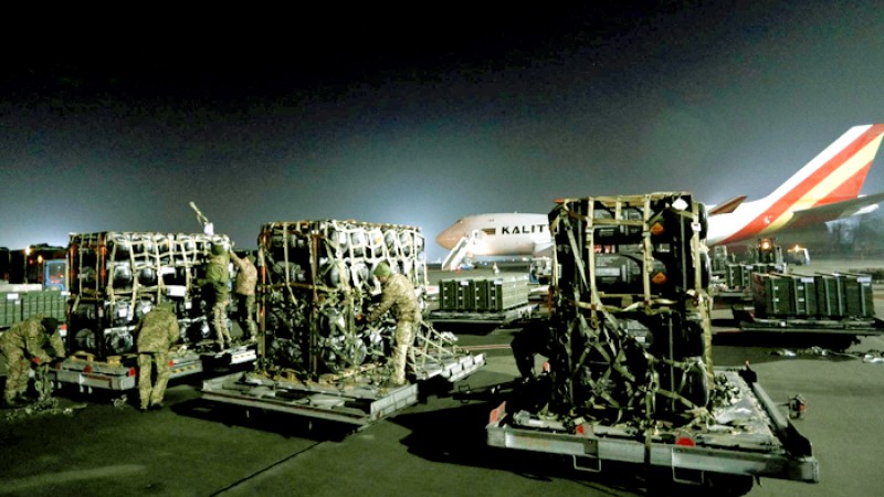 ইউক্রেনকে আরও ভারী অস্ত্র পাঠানোর ঘোষণা যুক্তরাষ্ট্রের