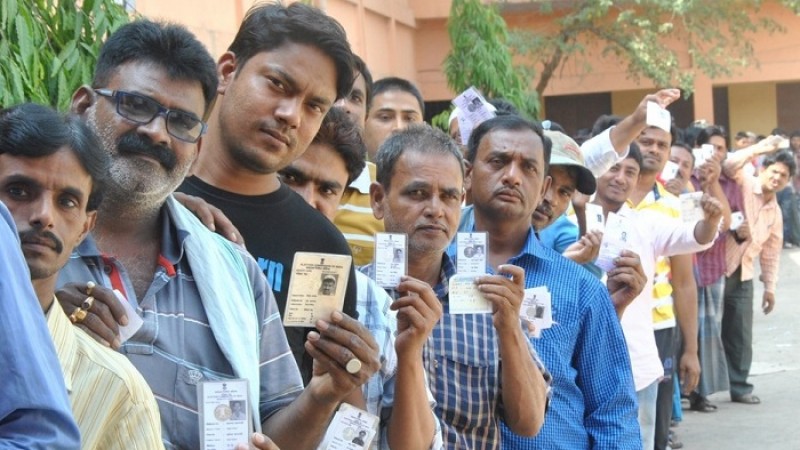পশ্চিমবঙ্গে পঞ্চম দফার ভোটগ্রহণ চলছে