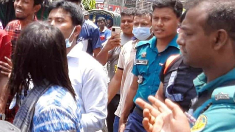 আবাসিক হোটেলে প্রেমিকসহ স্ত্রীকে ধরে পুলিশে দিলেন স্বামী