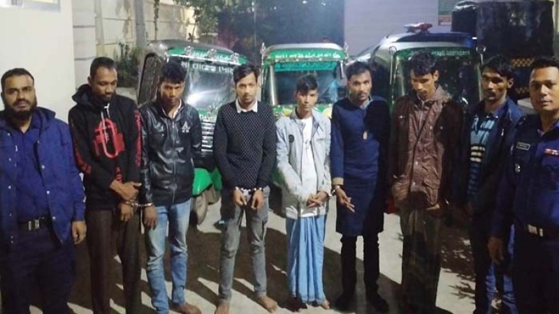 অটোরিকশা চোর চক্রের মূলহোতাসহ গ্রেফতার ৭