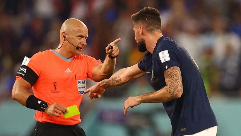 বিশ্বকাপ ফাইনালের রেফারি চূড়ান্ত করলো ফিফা