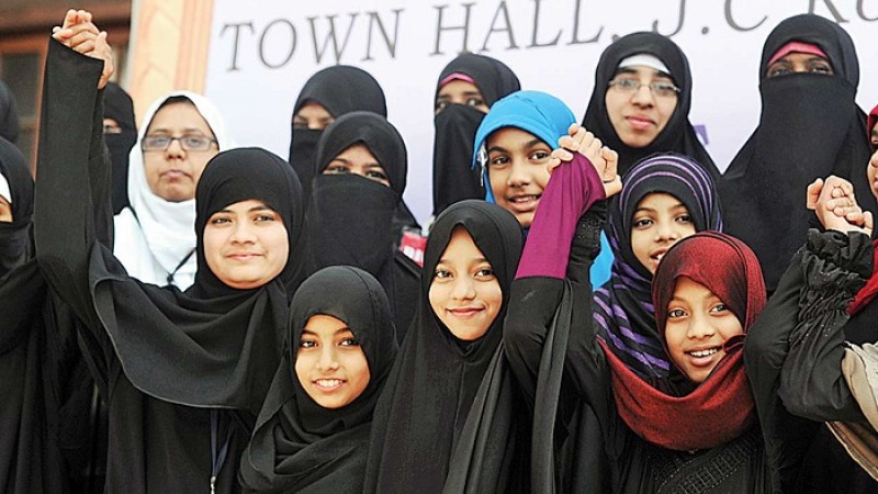 ভারতে মুসলিমদের প্রজনন হার বেশি কমছে