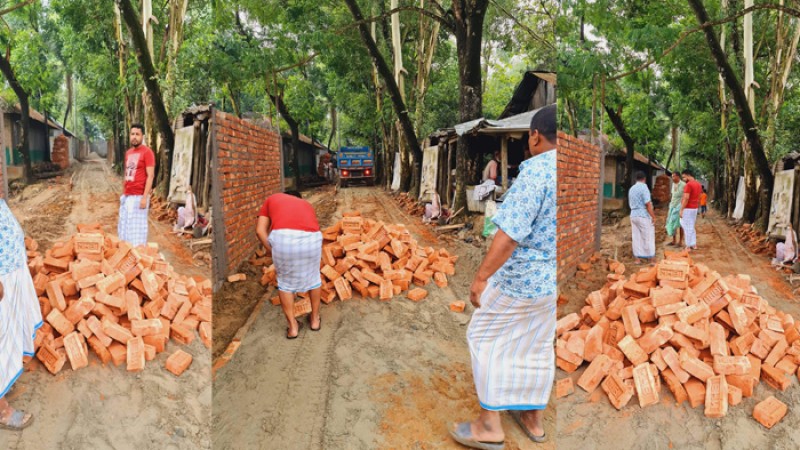 মিরসরাইয়ে ব্যবসায়ীদের উদ্যোগে সড়ক সংস্কার