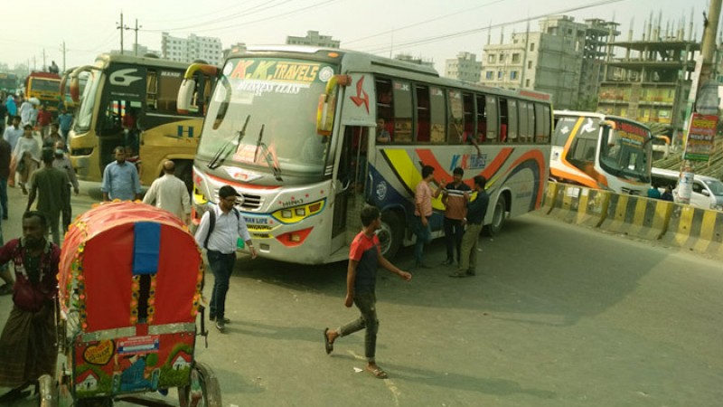 হেফাজতের ডাকা হরতালে মহাসড়কেও যান চলাচল স্বাভাবিক