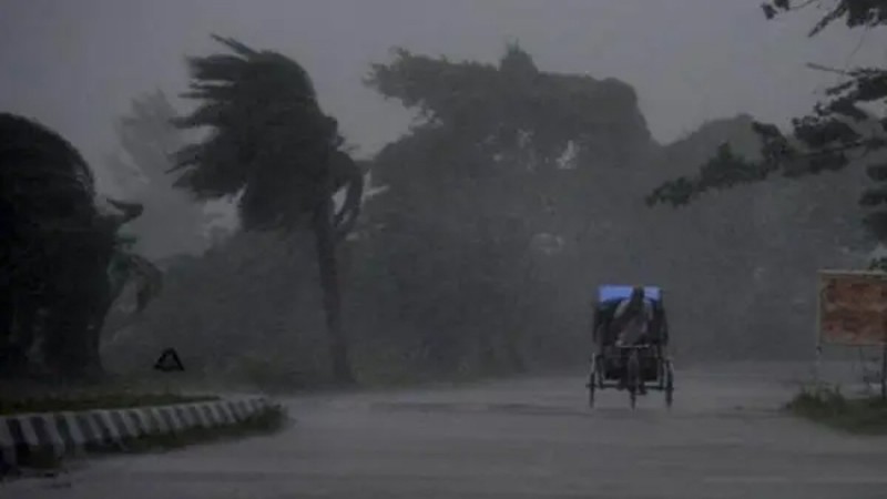 আগামী দু’দিনে আরও বাড়বে বৃষ্টিপাতের প্রবণতা