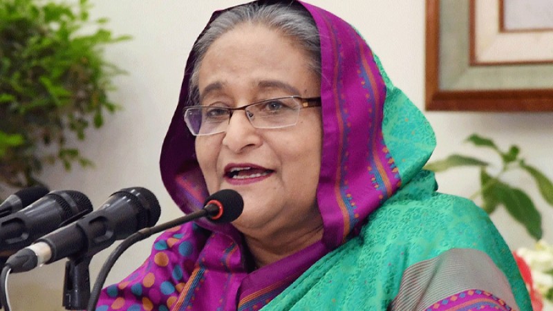 সচিবদের অনুরোধেও রাজি হলেন না প্রধানমন্ত্রী