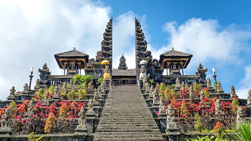 ইন্দোনেশিয়ায় যৌন নিষেধাজ্ঞায় পড়বেন না পর্যটকেরা