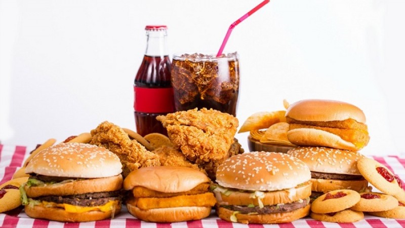 করোনার এই সময় ইফতারের পর যে পাঁচ খাবার কখনোই খাবেন না