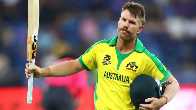 ২০১ রানের বিশাল লক্ষ্য নিয়ে ধুকছে অস্ট্রেলিয়া