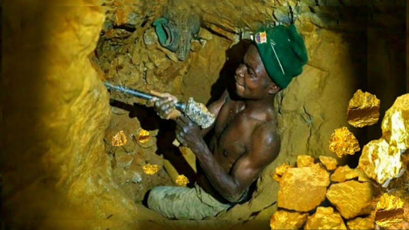 মাটি খুঁড়লেই মিলছে সোনা