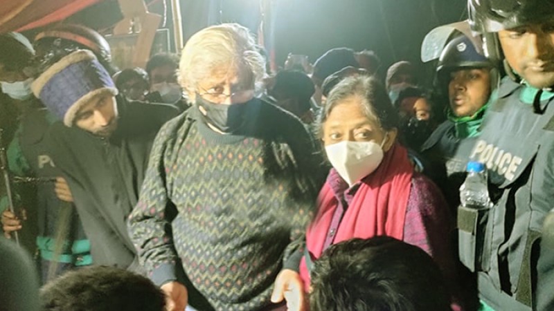 ড. জাফর ইকবালের উপস্থিতিতে অনশন ভাঙবেন শিক্ষার্থীরা