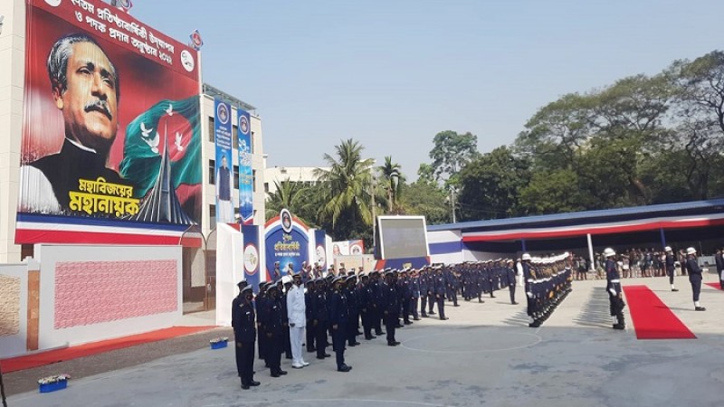 পদক পেলেন কোস্ট গার্ডের ৪০ সদস্য