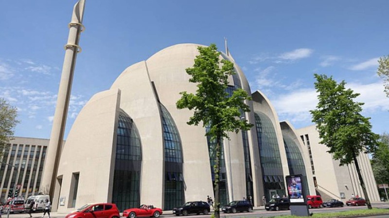 জার্মানির কোলন শহরে আগামীকাল থেকে শোনা যাবে জুমার আজান