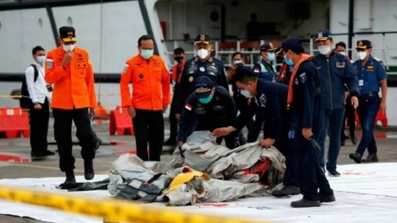 উপকূলে ভেসে এলো দেহাবশেষ, সব যাত্রীর মৃত্যুর আশঙ্কা