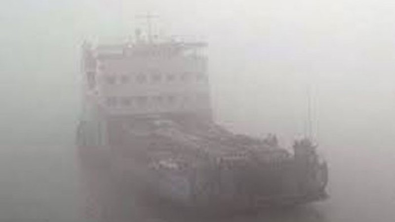 ঘনকুয়াশা: পাটুরিয়া-দৌলতদিয়া ও আরিচা-কাজিরহাটে ফেরি বন্ধ