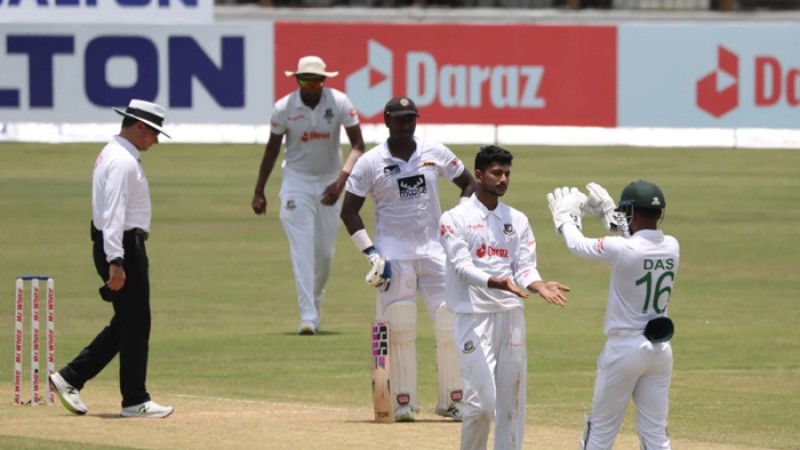 ম্যাথুজের লড়াইয়ে ৩৯৭ রানে থামল শ্রীলঙ্কা