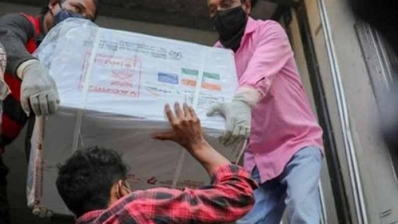 চুক্তির ৭ মাস পর দেশে পৌঁছালো সেরামের ১০ লাখ টিকা