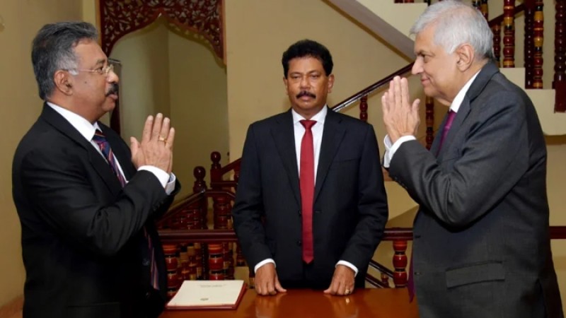 ভারপ্রাপ্ত প্রেসিডেন্ট হিসেবে শপথ নিলেন রনিল বিক্রমাসিংহে