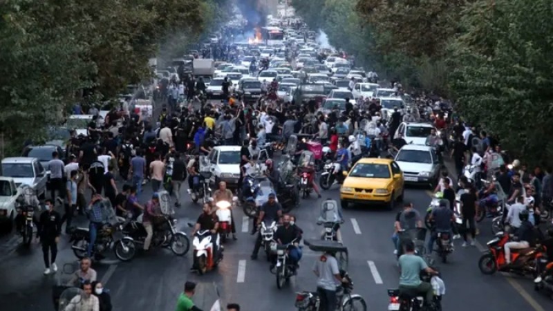 ইরানের চলমান বিক্ষোভে ৩২৬ জন নিহত: আইএইচআর