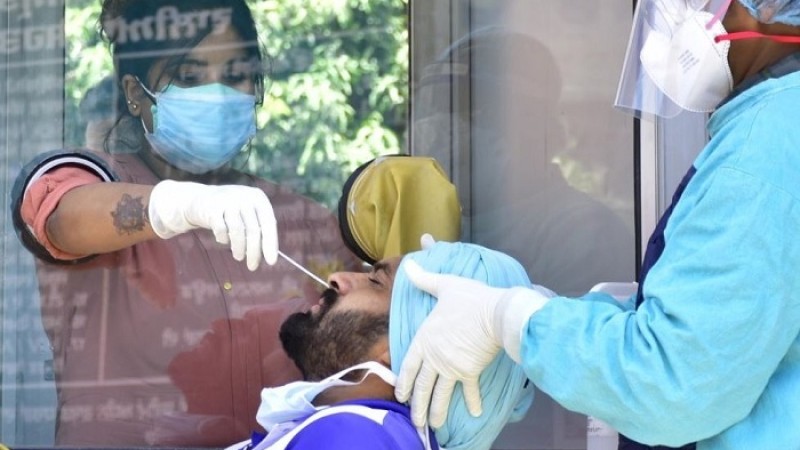 ভারতে করোনায় একদিনে শনাক্ত তিন লক্ষাধিক, মৃত্যু ৪৩৯