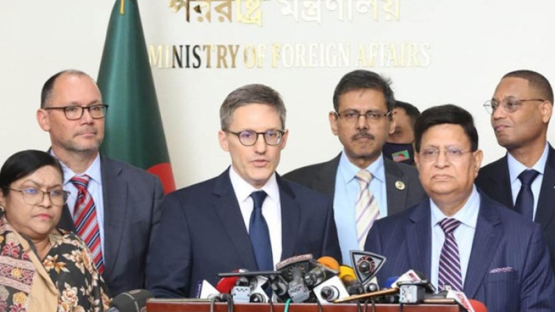 রোহিঙ্গা ইস্যুতে সাহায্য করার চেষ্টা করছি : ডেরেক শোলে