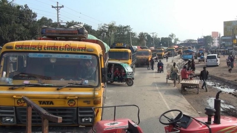 পঞ্চগড়ে শর্ত ছাড়াই ৪১ ঘন্টা পর শ্রমিক অবরোধ প্রত্যাহার