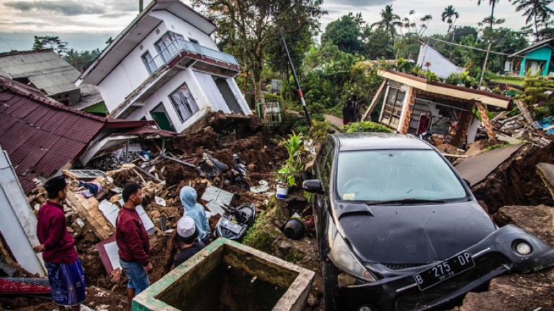 ইন্দোনেশিয়ায় ভূমিকম্পে মৃতের সংখ্যা বেড়ে ২৬৮