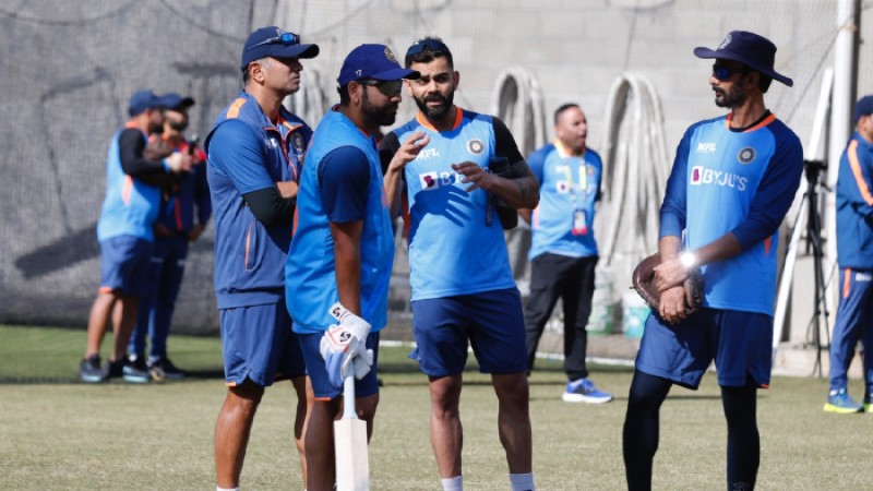 বিশ্বকাপে লজ্জার হারের পরে দেশে ফেরা হচ্ছে না ভারতের ৮ ক্রিকেটারের