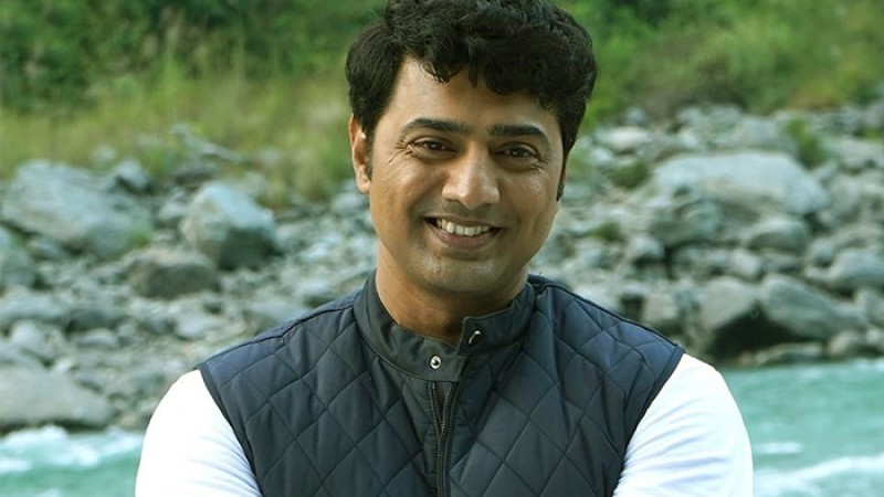 দীপক অধিকারী থেকে দেব হওয়াটা খুব দরকার ছিল