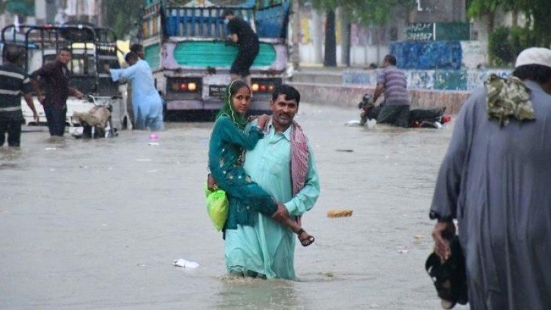 পাকিস্তানে মৌসুমি বৃষ্টিতে নিহত ৭৭