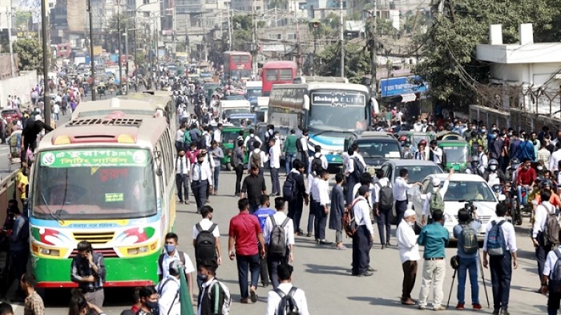 আজ থেকেই কার্যকর হচ্ছে শিক্ষার্থীদের হাফ ভাড়া