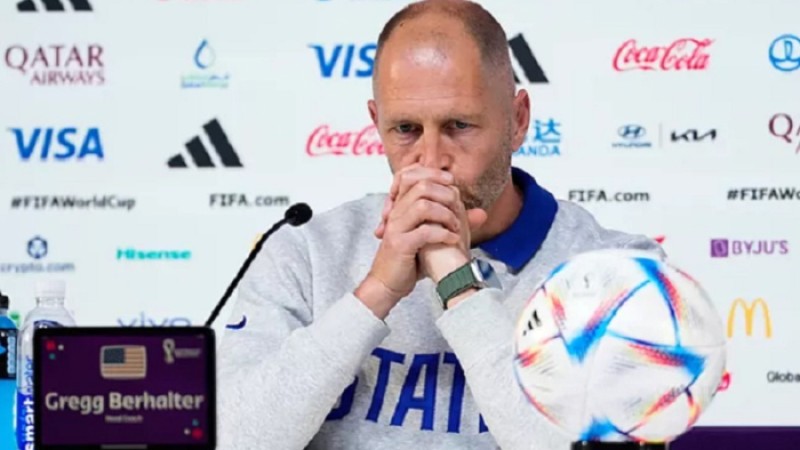 ইরানের পতাকা থেকে ‘আল্লাহ’ বাদ দিয়ে ক্ষমা চাইলেন যুক্তরাষ্ট্রের কোচ