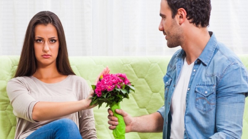 স্ত্রীর অভিমান ভাঙাতে করণীয়