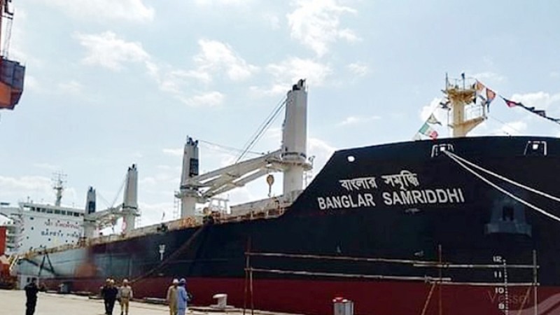 জাহাজ থেকে নিরাপদে সরিয়ে নেওয়া হলো বাংলাদেশি ২৮ নাবিককে