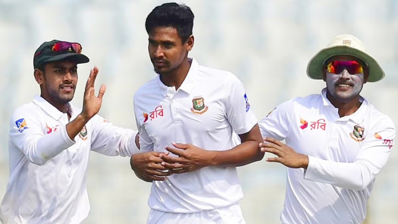 মোস্তাফিজকে টেস্টের ব্যাপারে জোর করতে চান না সাকিব