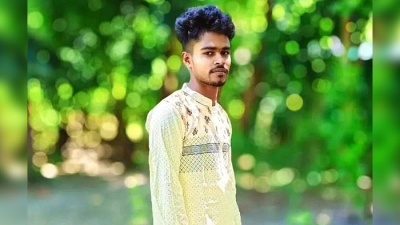 দাঁড়িয়ে থাকা ট্রাকে অটোরিকশার ধাক্কায় প্রাণ গেল যুবকের