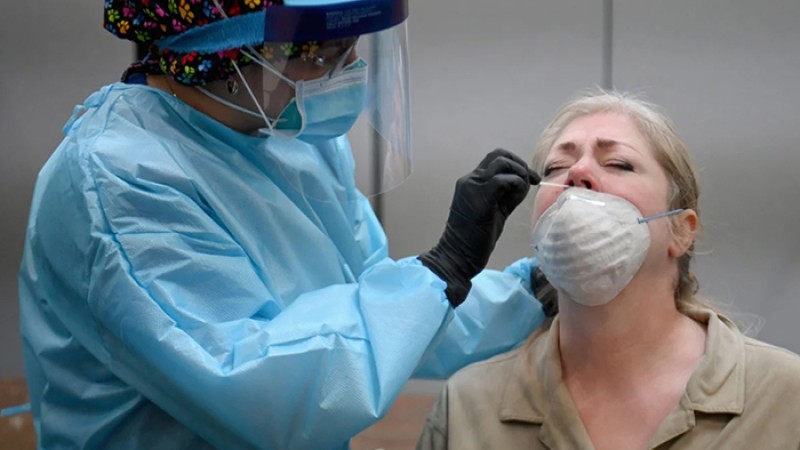 বিশ্বে করোনায় কমেছে শনাক্ত ও মৃত্যু