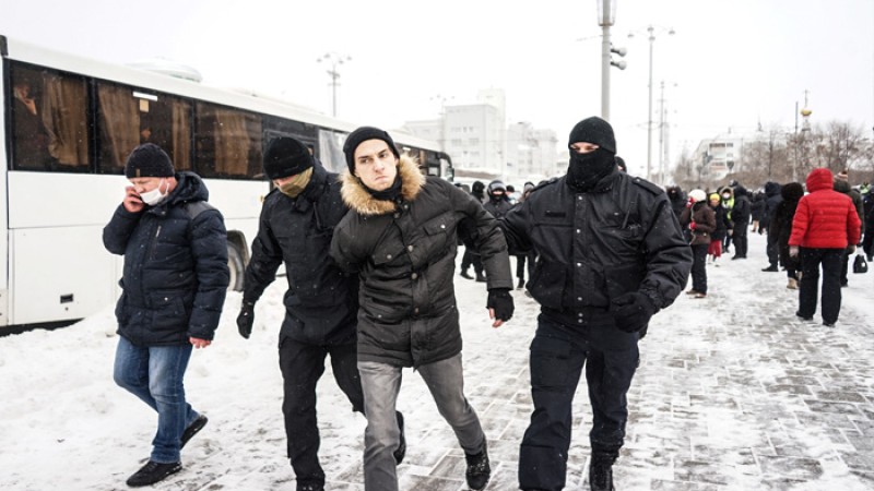 রাশিয়ায় যুদ্ধবিরোধী বিক্ষোভ, গ্রেফতার ৪ হাজার তিনশ’