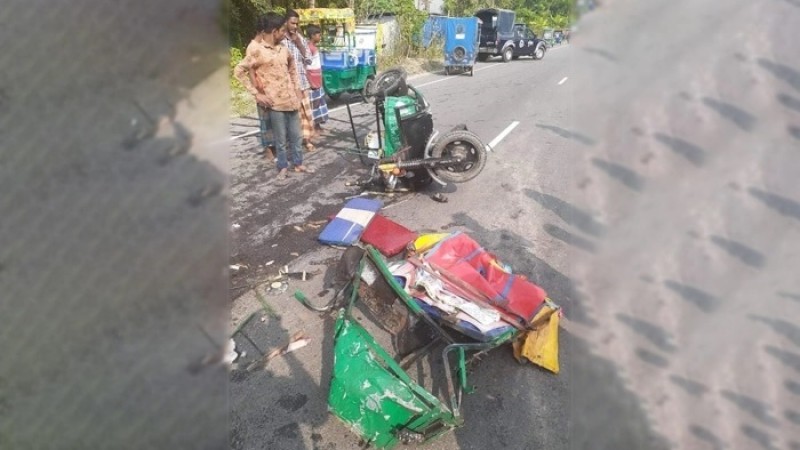 কুমিল্লায় সড়ক দুর্ঘটনায় নিহত ৪