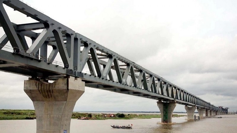 পদ্মা সেতুতে ধাক্কা : ফেরি কাকলীর মাস্টার-সুকানি বরখাস্ত